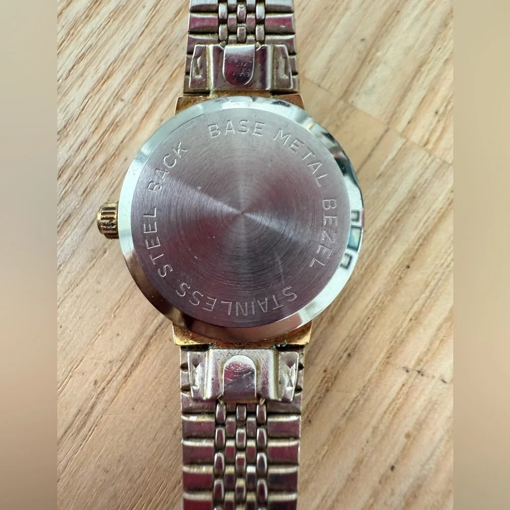 Dufonte Lucien Piccard ladies gold tone dress watch NEW BATTERY